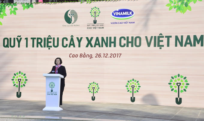 Bà Bùi Thị Hương – Giám đốc điều hành Vinamilk phát biểu tại buổi Lễ