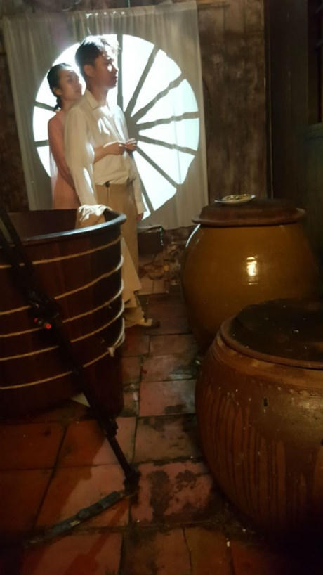 Lộ những cảnh 'n&oacute;ng' trong phim 'L&agrave;ng ế vợ 4'