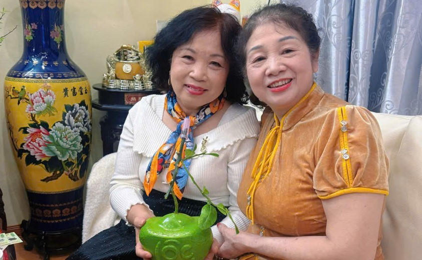 Có một ngọn lửa không bùng cháy rực rỡ như ánh mặt trời, nhưng lại đủ ấm để xua tan mọi lạnh lẽo của cuộc đời. Đó là ngọn lửa hạnh phúc trong mỗi gia đình và người lặng lẽ giữ cho ngọn lửa ấy không bao giờ tắt chính là người phụ nữ.