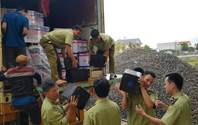 Các loại rượu bị thu giữ đều mang thương hiệu nổi tiếng thế giới. Ảnh: Cục QLTT