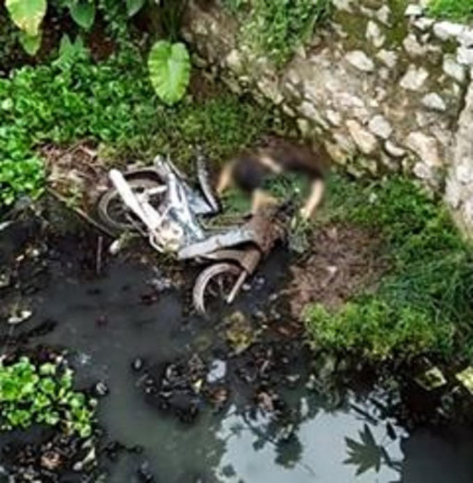 Phát hiện người đàn ông chết bất thường dưới mương nước.