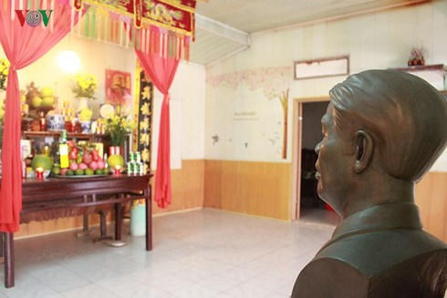 Công tác chuẩn bị cho lễ Quốc tang và lễ an táng nguyên Tổng Bí thư Đỗ Mười được triển khai gấp rút tại quê nhà xã Đông Mỹ (Thanh Trì, Hà Nội)