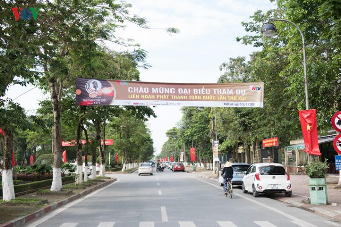 Diễn ra tại TP. Vinh (Nghệ An) từ ngày 3 - 5/5, Liên hoan Phát thanh toàn quốc lần thứ XIII – năm 2018 do Đài Tiếng nói Việt Nam (VOV) phối hợp với Đài Phát thanh - Truyền hình (PT-TH) tỉnh Nghệ An tổ chức đang được gấp rút hoàn thiện những khâu cuối cùng để sẵn sàng cho Lễ khai mạc vào tối 3/5 tại Nhà Văn hóa Lao động tỉnh Nghệ An.