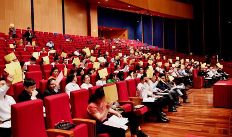 Các cổ đông nhất trí thông qua mục tiêu, kế hoạch phát triển Vietcombank năm 2017.