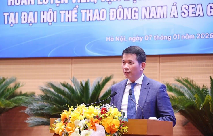 Giám đốc Sở Văn hóa và Thể thao Hà Nội Phạm Tuấn Long báo cáo. Ảnh: Lê Hải.