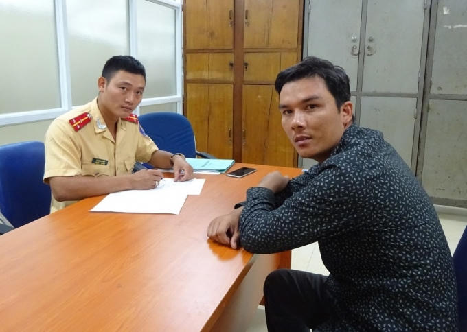 Tài xế xe tải Nguyễn Văn Hùng tại cơ quan Công an