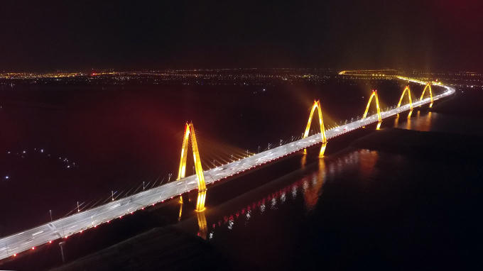 Diện mạo mới của Cầu Nhật Tân.