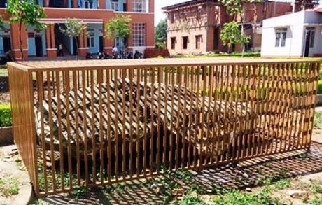 Cận cảnh tảng đ&aacute; 20 tấn nghi kho&aacute;ng sản cực qu&yacute; ở L&acirc;m Đồng