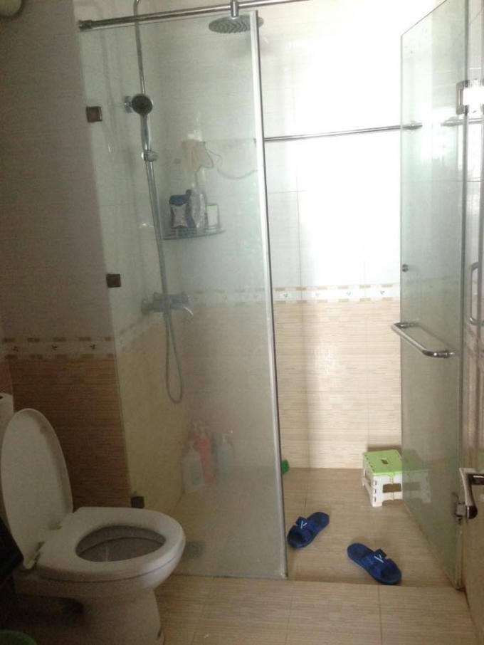 Phòng tắm, nhà vệ sinh thiết bị mới, sạch sẽ và tiện nghi.