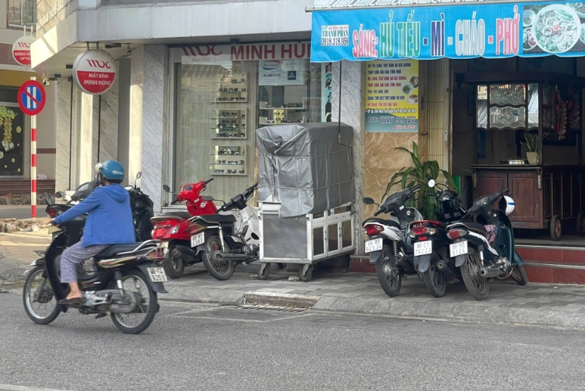 Tiệm bánh mì thịt nguội Bibone trên đường Nguyện Thị Minh Khai, phường Phan Thiết. Ảnh: Nguyễn Tư