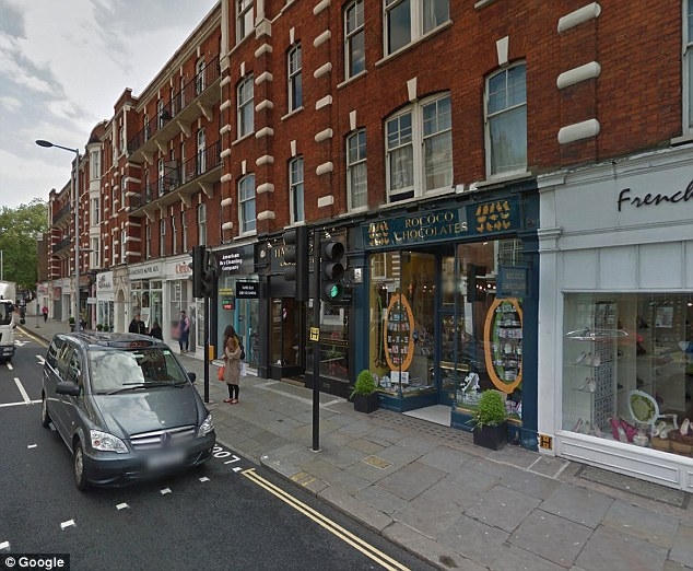 Phía ngoài căn hộ trị giá 1,5 triệu Euro của Kojo Anna trên đường The King, Chelsea, London.