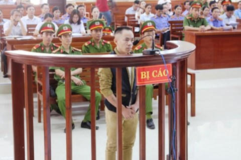 Bị cáo Nguyễn Văn Nam trong phiên tòa sơ thẩm. (Ảnh: báo An nninh thủ đô)