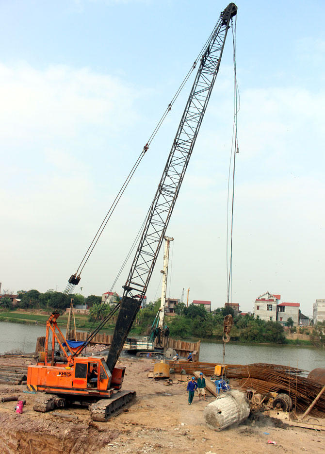 Cầu Đồng Sơn đang được xây dựng theo hình thức BT. Ảnh Báo Bắc Giang