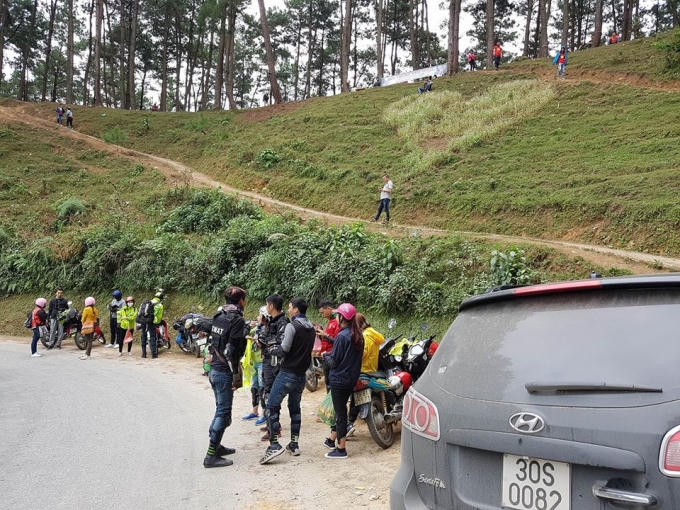 Rất đông du khách tìm đến Hà Giang thời điểm này.