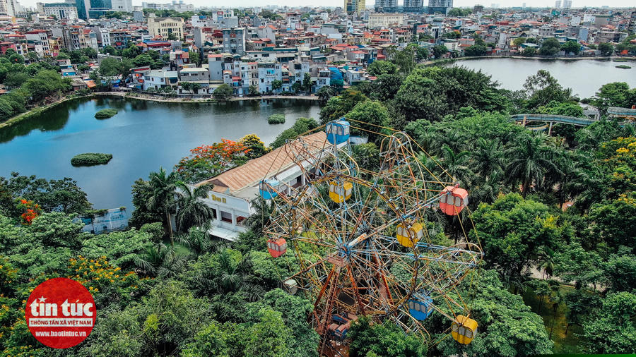 Công viên nước Tuổi trẻ khai trương vào tháng 10/2004, sau 3 năm hoạt động thì đóng cửa cho đến ngày nay.