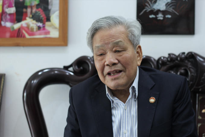 Anh100.