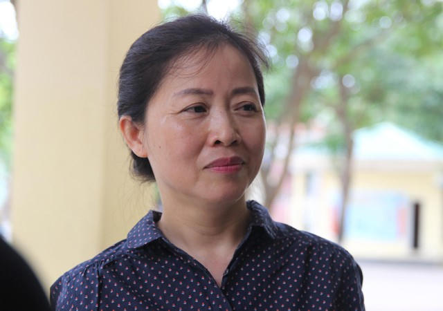 Y sỹ Nguyễn Thị Thanh Vân là thí sinh nhiều tuổi nhất tại điểm thi Trường THPT Lê Viết Thuật (TP Vinh, Nghệ An) Kỳ thi THPT quốc gia 2018.
