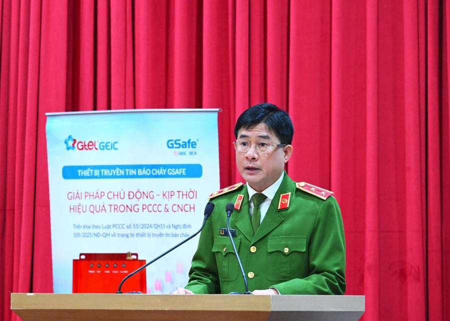 Trung tướng Nguyễn Tuấn Anh, Cục trưởng Cục Cảnh sát PCCC và CNCH trình bày Kế hoạch quản lý, vận hành và cập nhật Cơ sở dữ liệu PCCC và CNCH.