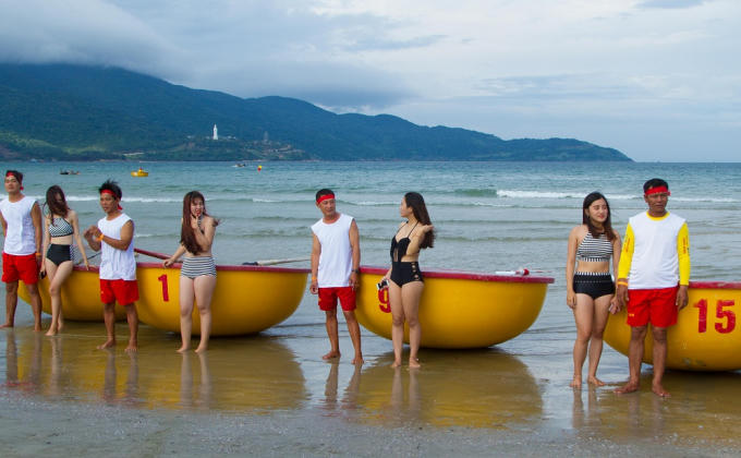 Cuộc thi "Ngày hội miền biển" trở nên hấp dẫn với sự góp mặt cũng nhiều bóng hồng.