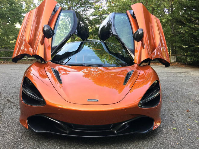 Chiếc siêu xe thể thao McLaren 720S 2018 được chủ nhân rao bán với giá 30 Bitcoin.