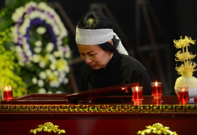 L&uacute;c nghệ sĩ Phạm Bằng l&acirc;m chung, con g&aacute;i kh&ocirc;ng c&oacute; ở b&ecirc;n. Đ&acirc;y l&agrave; điều khiến chị v&ocirc; c&ugrave;ng &acirc;n hận v&agrave; đau l&ograve;ng. Ảnh: zing.