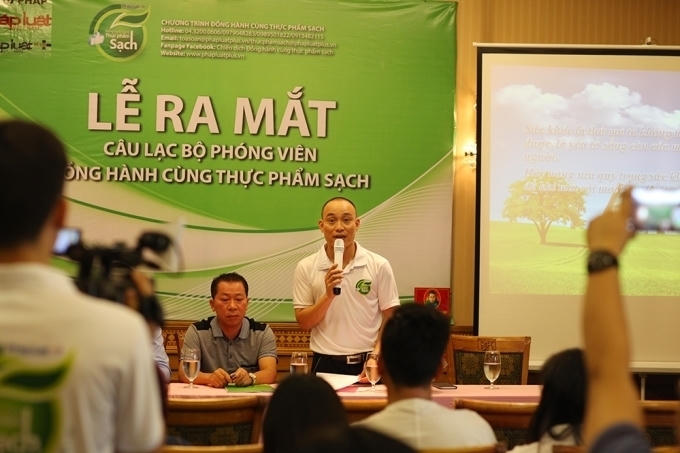 Th.S - Nhà báo Phạm Quốc Cường, Tổng TKTS Chuyên trang điện tử truyền thông Pháp Luật Plus (báo PLVN) phát biểu về chương trình phát động chiến dịch "Đồng hành cùng thực phẩm sạch".