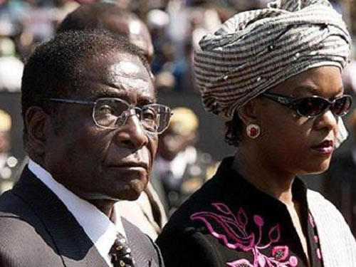 Tổng thống Robert Mugabe và Đệ nhất phu nhân Grace Mugabe. (Ảnh: Reuters)