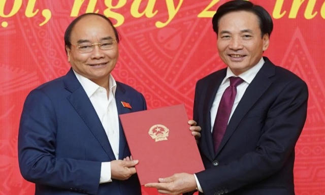 Thủ tướng trao Quyết định bổ nhiệm Phó Chủ nhiệm Văn phòng Chính phủ