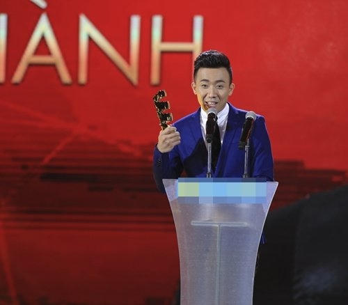 Trấn Th&agrave;nh &ldquo;bội thu&rdquo; tại HTV Awards 2016