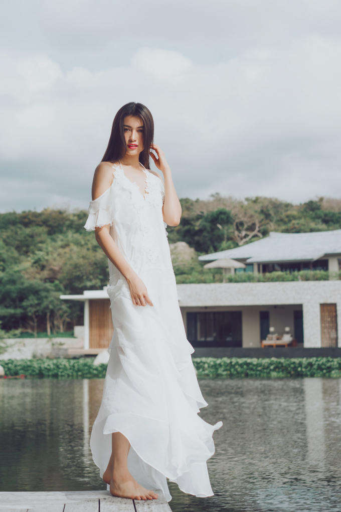 Diện mốt sắc v&agrave;ng, Lệ Hằng đầy xinh đẹp v&agrave; cuốn h&uacute;t giữa biển trời thi&ecirc;n nhi&ecirc;n