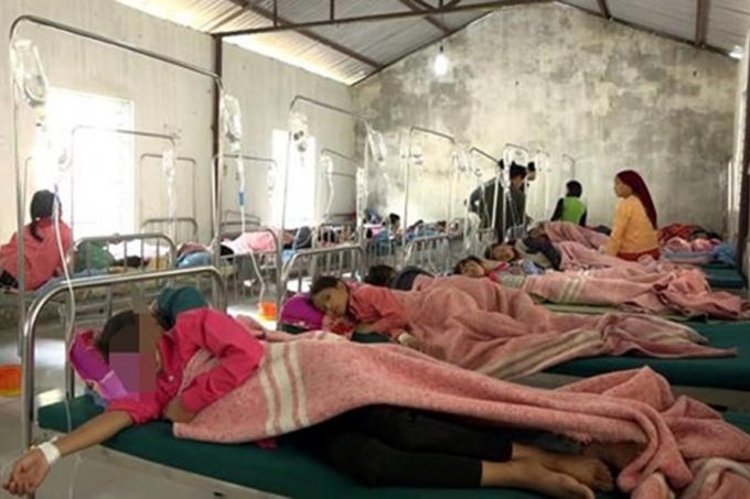 150 em học sinh ở Hà Giang bị ngộ độc thực phẩm sau khi ăn bữa sáng ngày 3/10. Ảnh: Lao Động