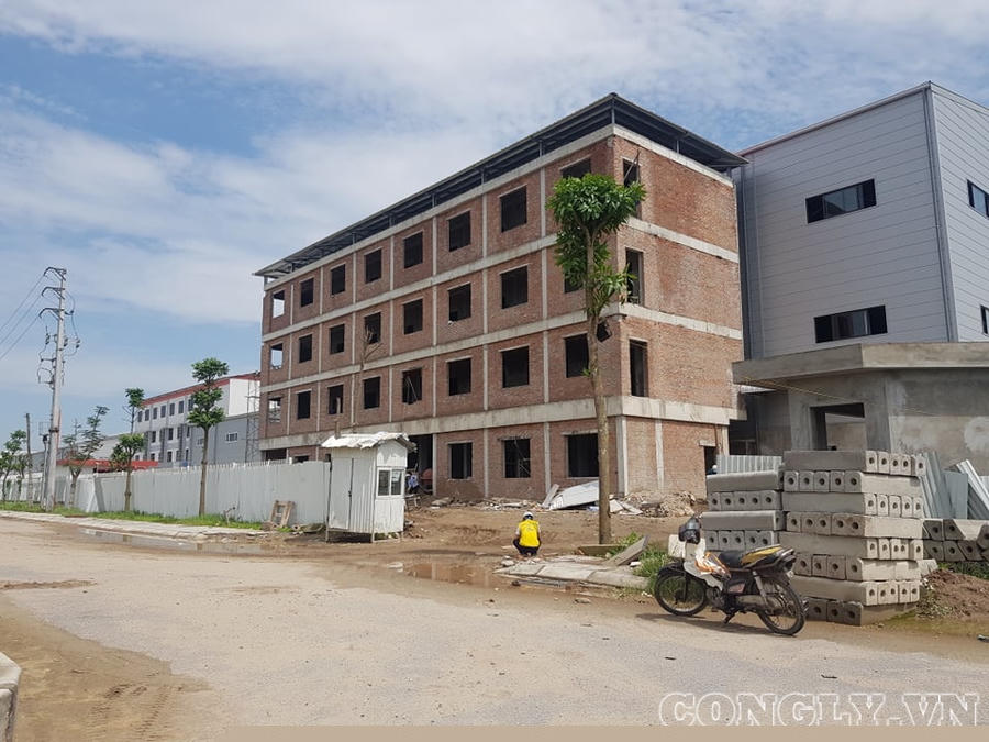 Một số hạng mục công trình trong dự án đang tiếp tục được hoàn thiện. Ảnh: Báo Công lý