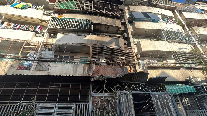Hiện trường vụ cháy cư xá Độc Lập làm 8 người tử vong hồi tháng 7/2025. Ảnh: Nguyệt Nhi.