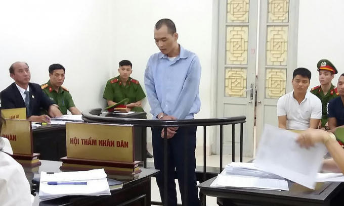 Bị cáo Hùng tại phiên tòa.