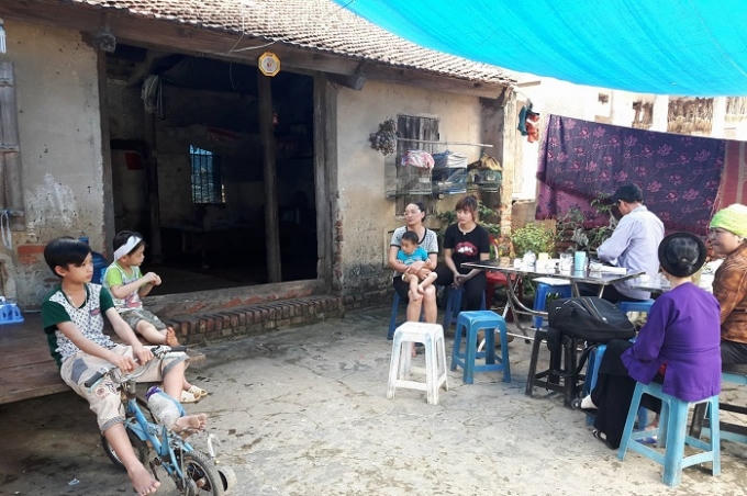 Gia cảnh hai cháu Lê Công Đàm Trí Cao (5 tuổi) và cháu Lê Phương Anh (18 tháng tuổi, ở thôn Mai Hạ, xã Mai Đình, huyện Hiệp Hòa, Bắc Giang).