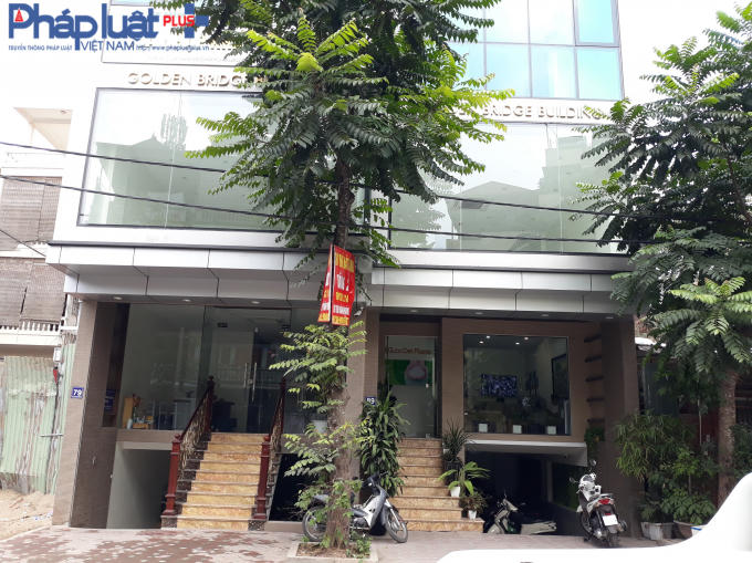 Hay 2 căn nhà sát nhau như thế này, một bên là số nhà 79, bên cạnh lại là số nhà 89.