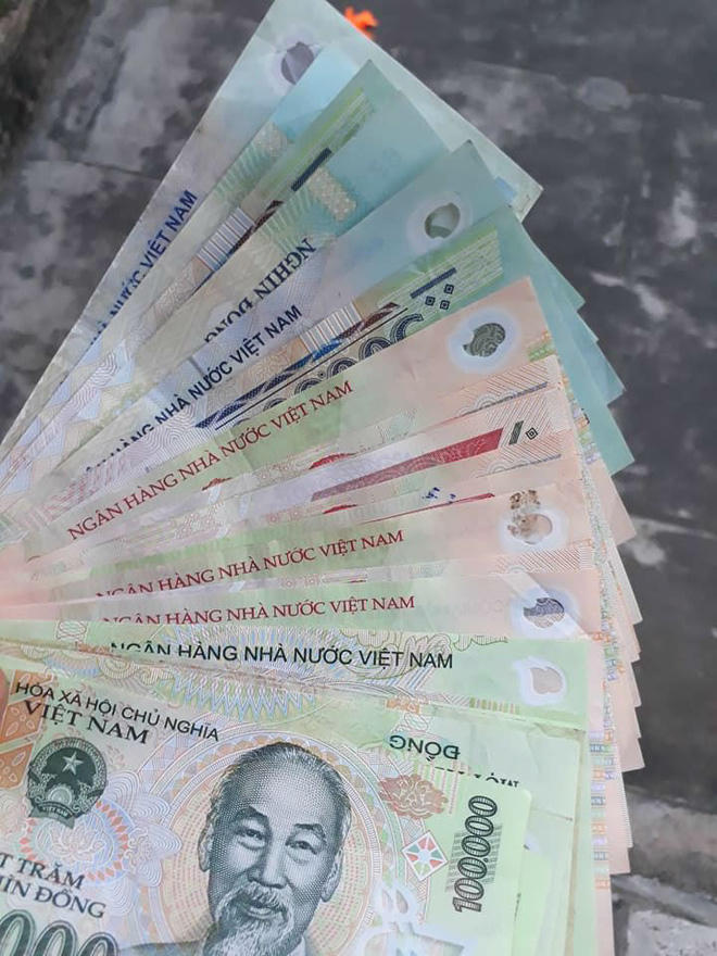 Đây là số tiền chồng "cống nạp" cho vợ mỗi tháng.