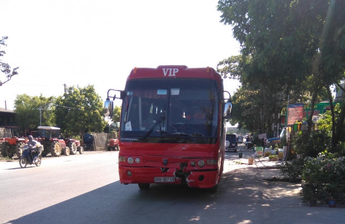 Chiếc xe khách gây tai nạn.