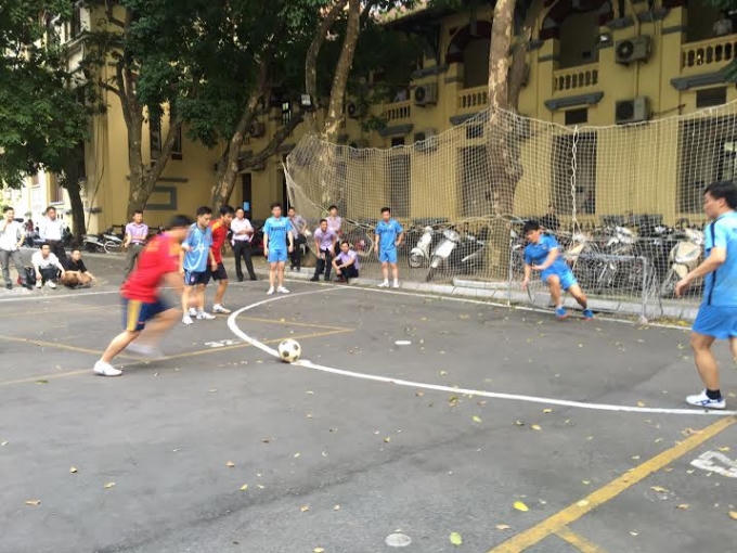 Cơ hội được hưởng quả đá phạt Penalty cho đội THADS(đỏ) đã không thực hiện được