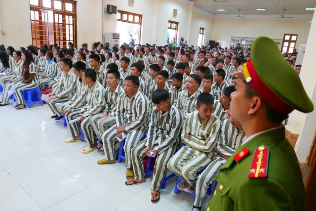 Trong dịp này, cả nước có hơn 4000 phạm nhân được đặc xá. Riêng ở trại giam Thanh Xuân có 109 phạm nhân.