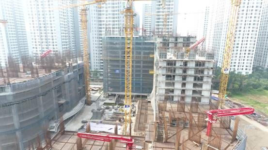 Điều hiện nay được nêu ra nhiều nhất là Sunshine Group đang gặp phải vấn đề gì hay không, nghi ngại về tiến độ dự án có đảm bảo Quý II/2018 giao được nhà cho khách hay không và giải pháp nào để doanh nghiệp “tân binh” này khẳng định năng lực vị thế của mình trong thời gian tới.
