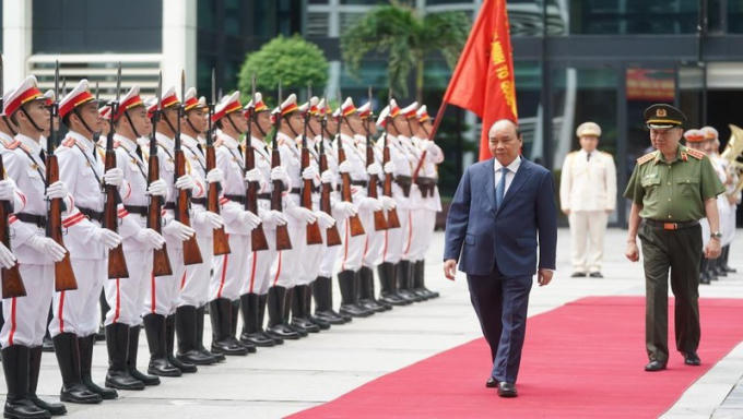 Anh12.