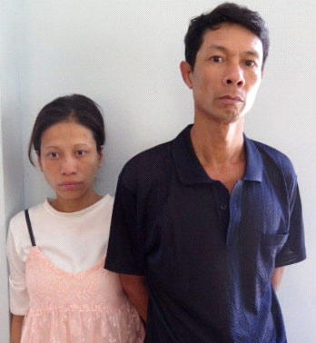 Hai đối tượng Phùng Văn Sơn và Nguyễn Bích Hường tại cơ quan công an.