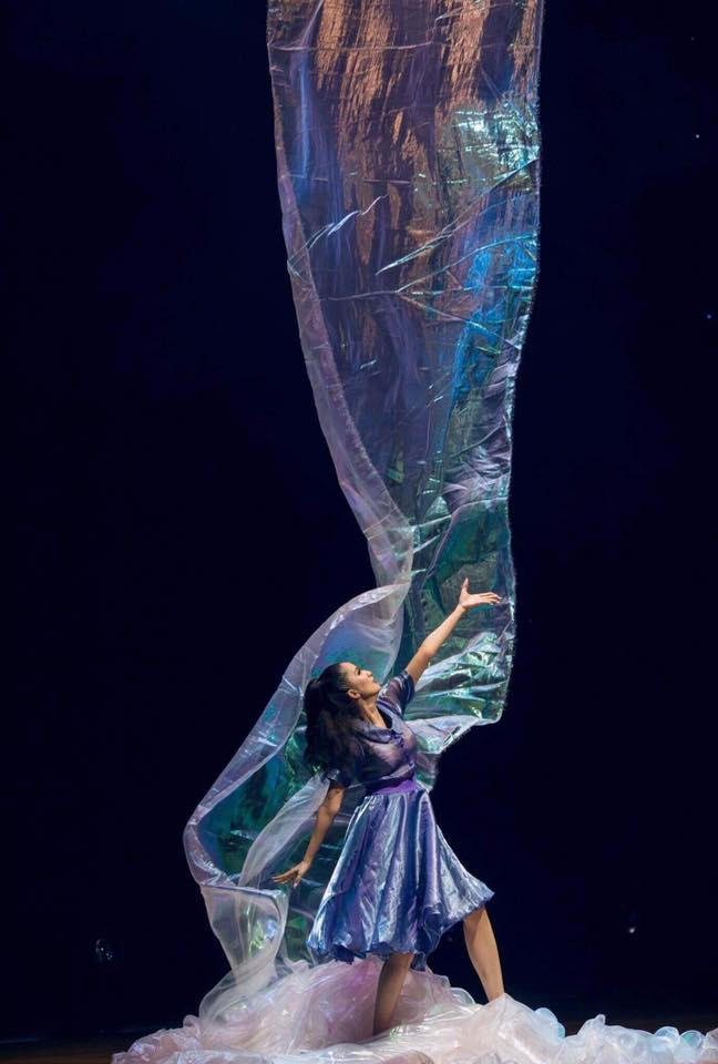 Kh&aacute;nh Thi h&eacute; lộ chuyện đời tư s&acirc;u k&iacute;n th&ocirc;ng qua những bước nhảy tại liveshow kỷ niệm 25 năm