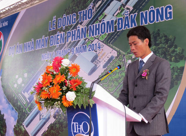 Đại diện Công ty TNHH TM Trần Hồng Quân trong lễ khởi công dự án điện phân nhôm tại KCN Nhân Cơ (Đắk Nông).