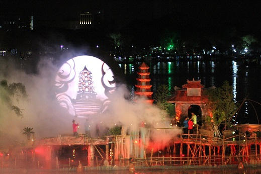 Chương trình để dành tặng cho Huế, dành tặng cho những ai yêu Huế, dành tặng cho một vùng đất xứng đáng để tôn vinh, để tri ân, để tự hào.