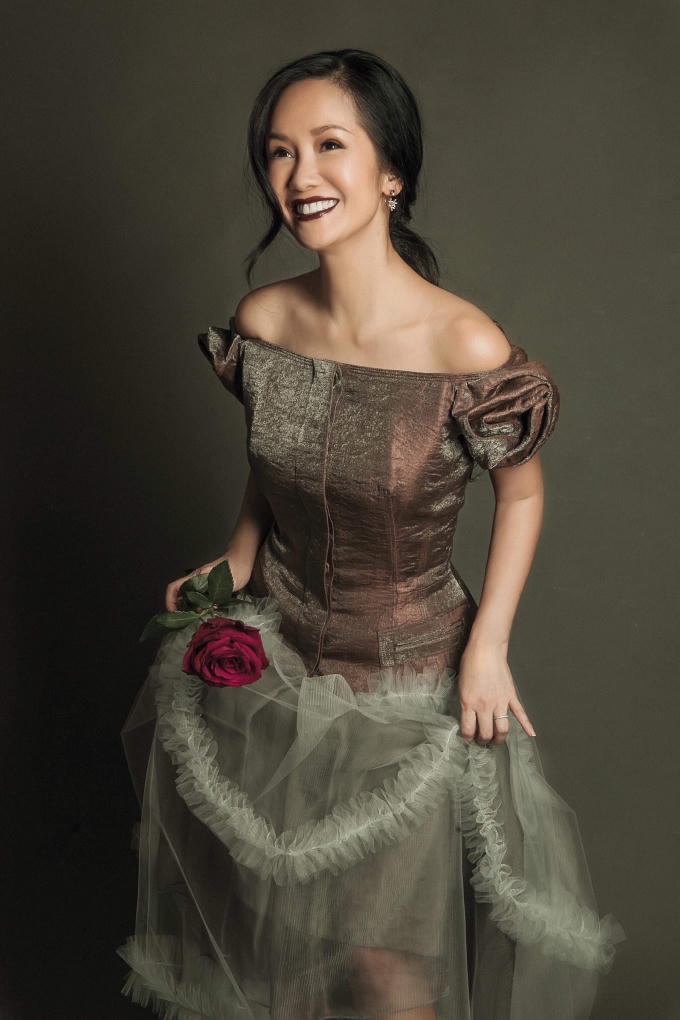 Hồng Nhung tiết lộ 1 tuổi đã hát đủ 1 bài