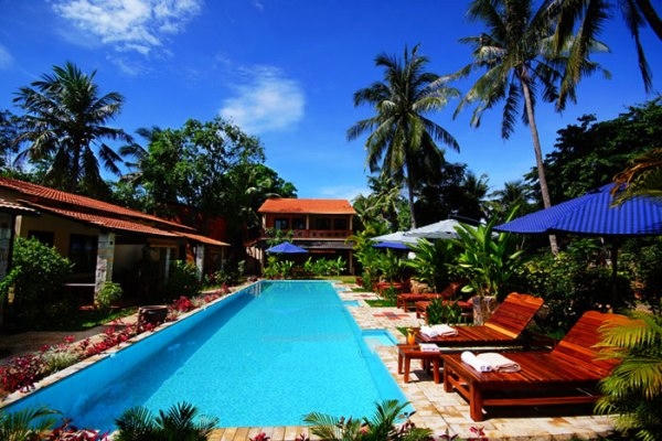 Ở Phú Quốc có rất nhiều khách sạn gần biển, tiện đi lại cho các bạn lựa chọn.