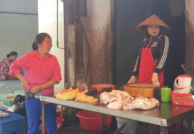 Trước đó, nhiều tiểu thương không có thịt heo để bán.