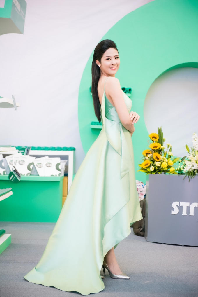 Được biết đây là mẫu thiết kế của chính hoa hậu Ngọc Hân.